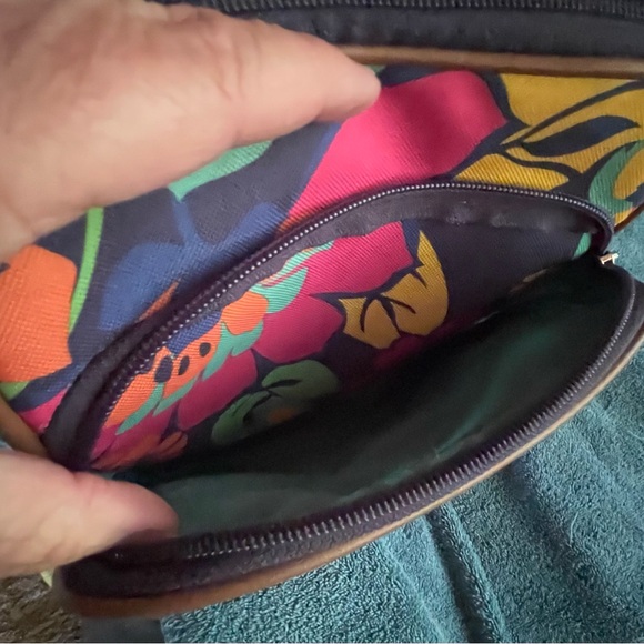 Lily Bloom purse-Pre owned! Cross body - Picture 2 of 8